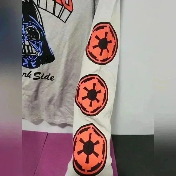 Pre-Owned Star Wars Darth Vader long sleeved Youth Medium 10/12 - Picture 2 of 4